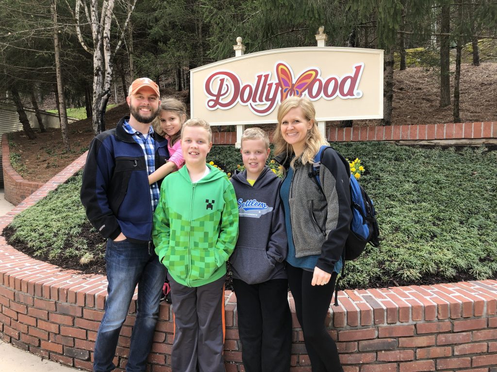 dollywood Festival of Nations family pic