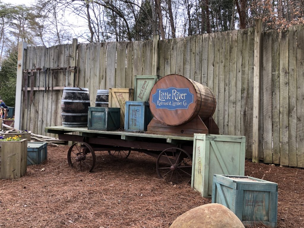 dollywood Festival of Nations theming in timber canyon