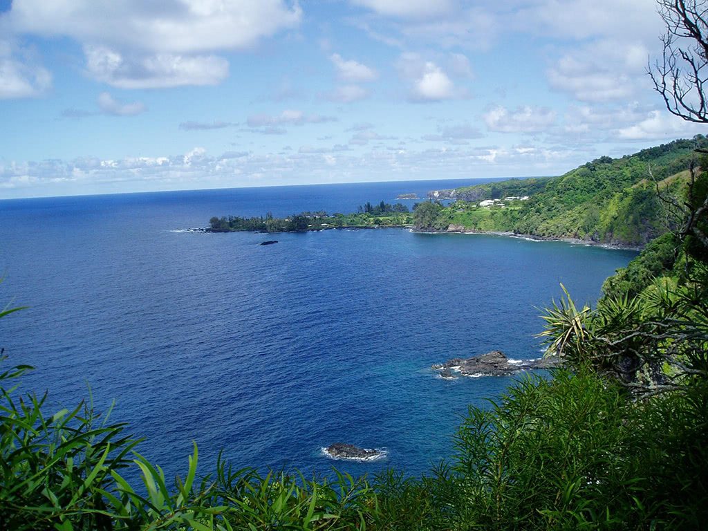 one of the many things to do in maui hawaii is see the views