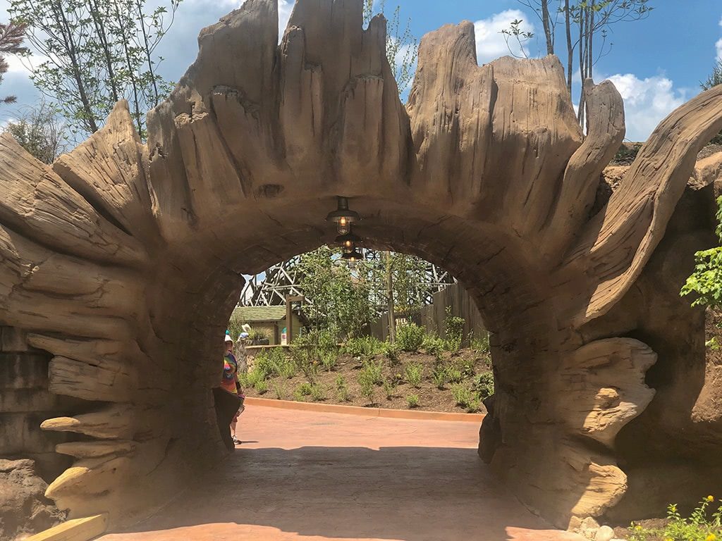 Dollywood Wildwood Grove Tunnel Entrance