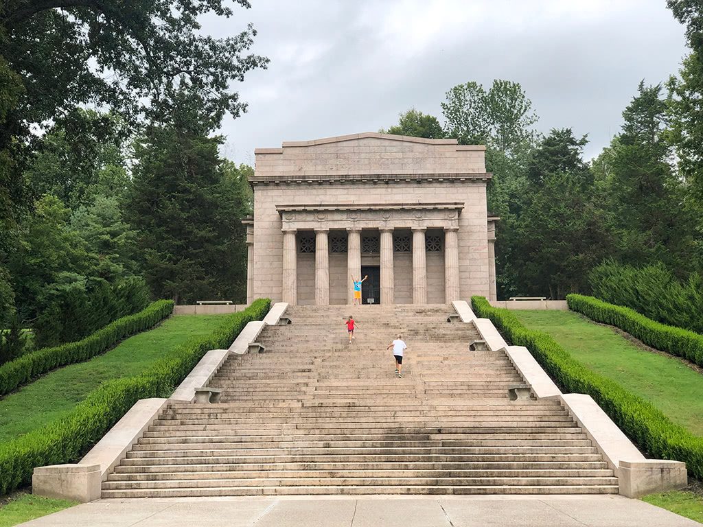 Abraham Lincoln Birthplace National Historic Park Lincoln Memorial Climbing Up