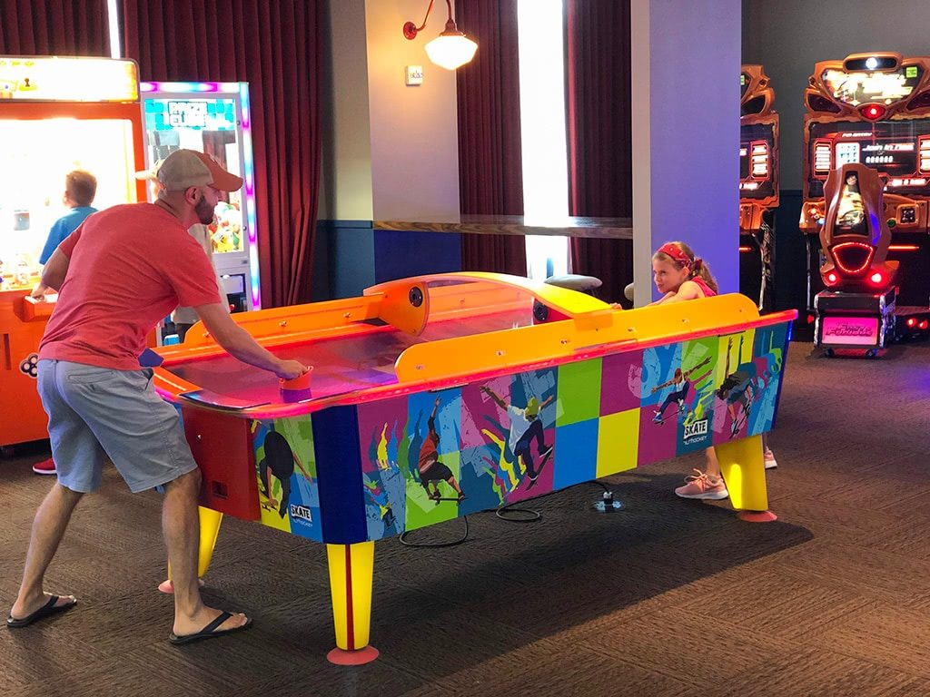 Dollywood's DreamMore Resort Air Hockey