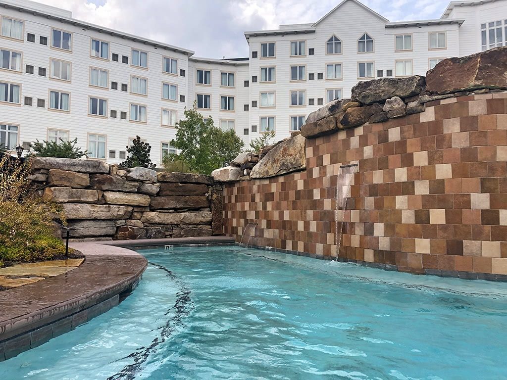 Dollywood's DreamMore Resort Hot Tub