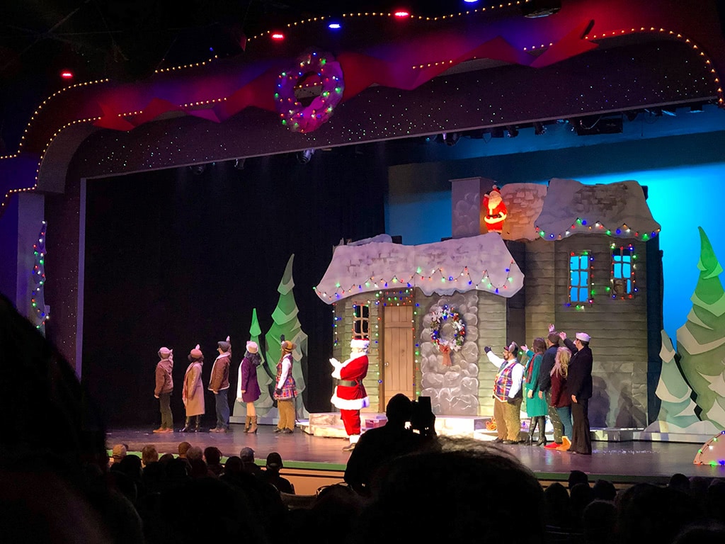 Dollywood Christmas Shows