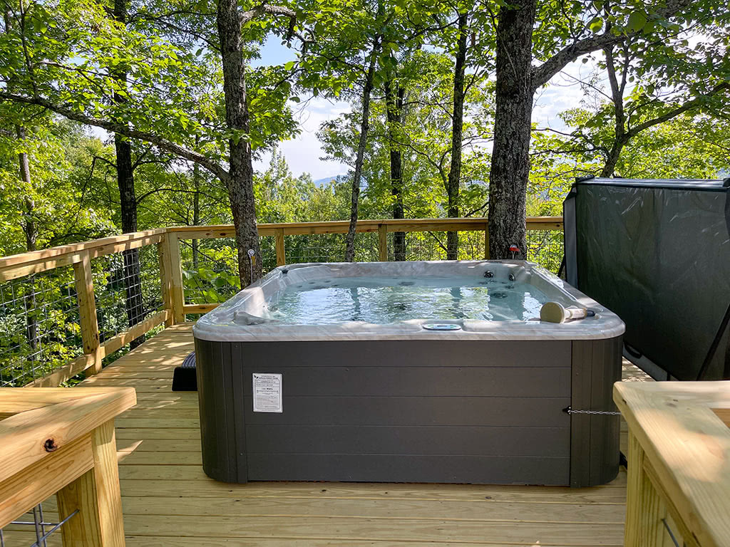 Treehouse Grove Gatlinburg Hot Tub