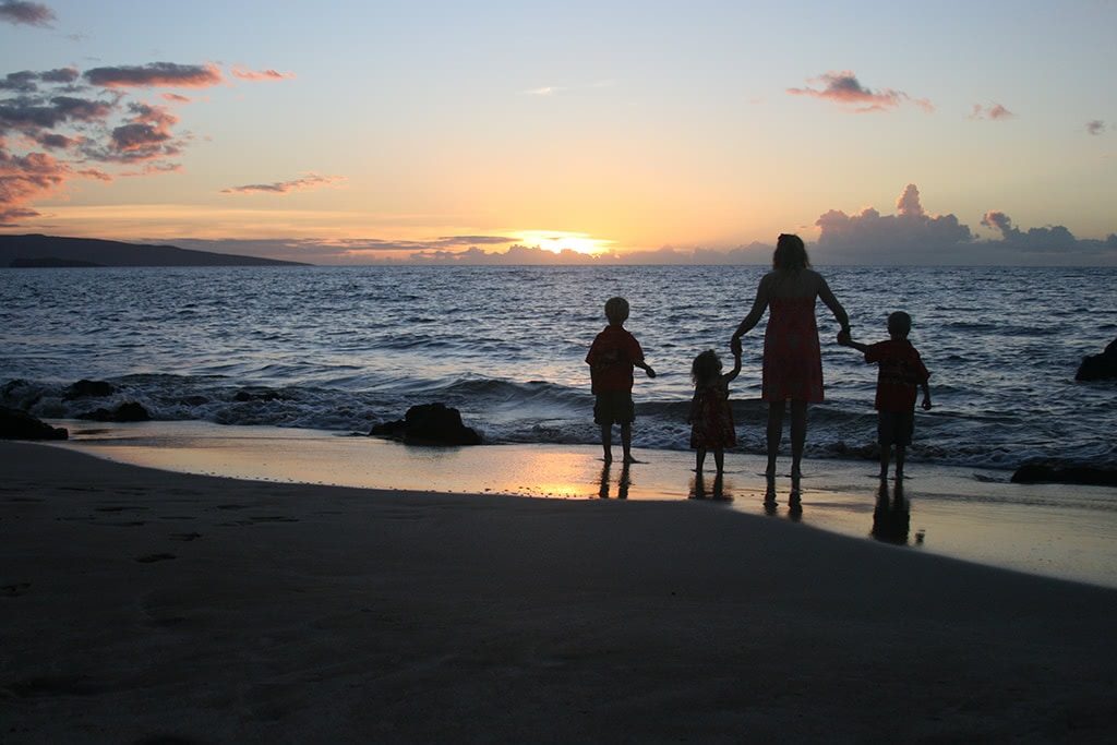things to do in maui hawaii take family pictures