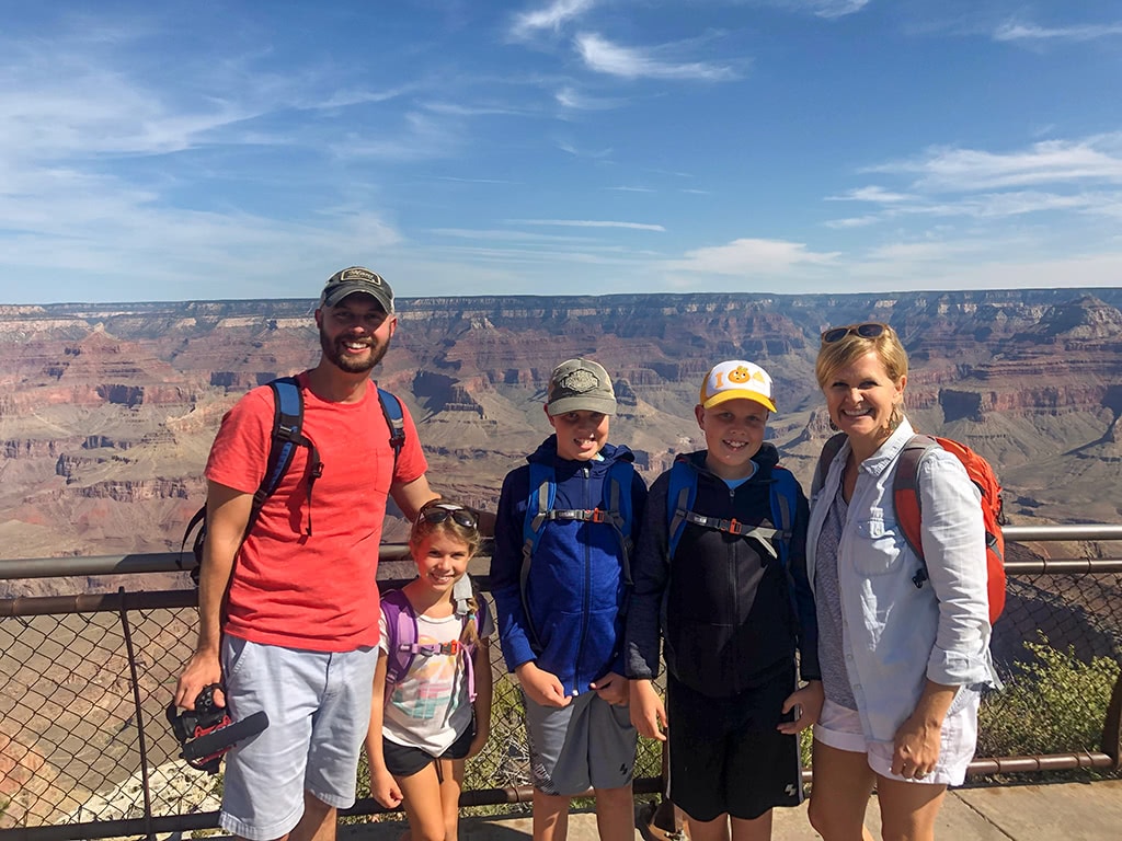 best things to do south rim grand canyon family picture