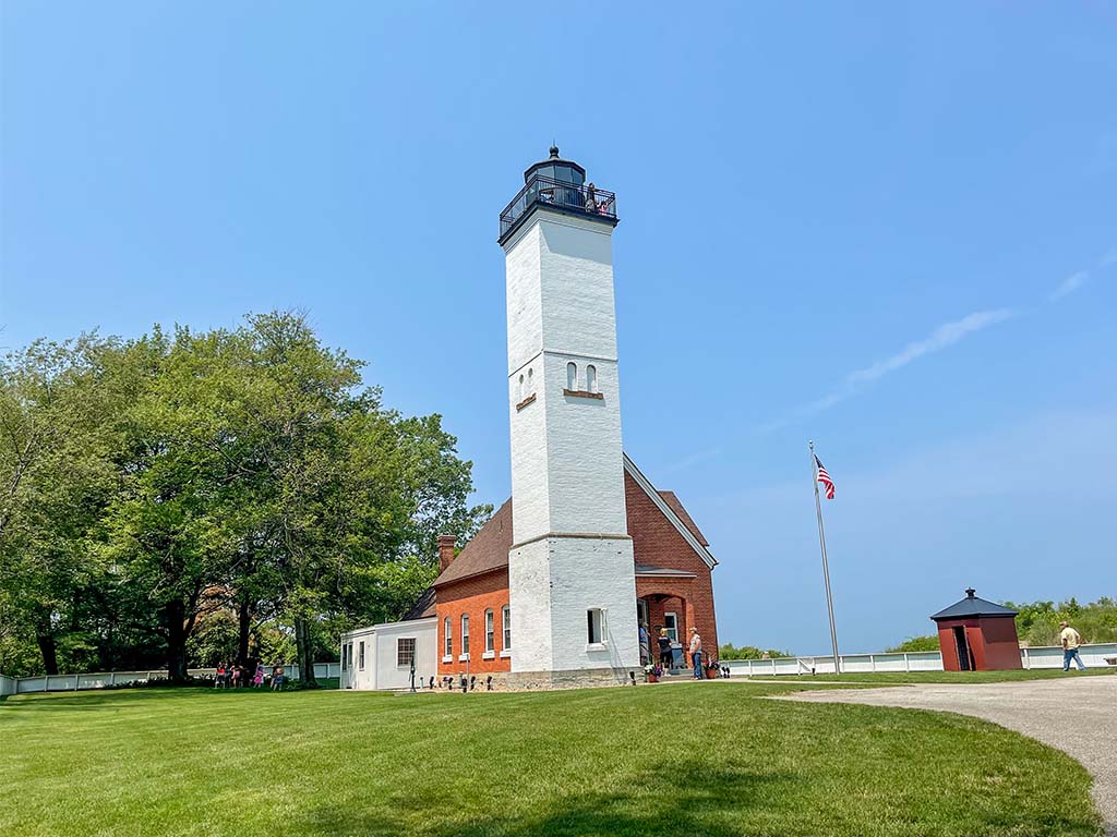 Road Trip to Niagara Falls Lake Erie Lighthouse
